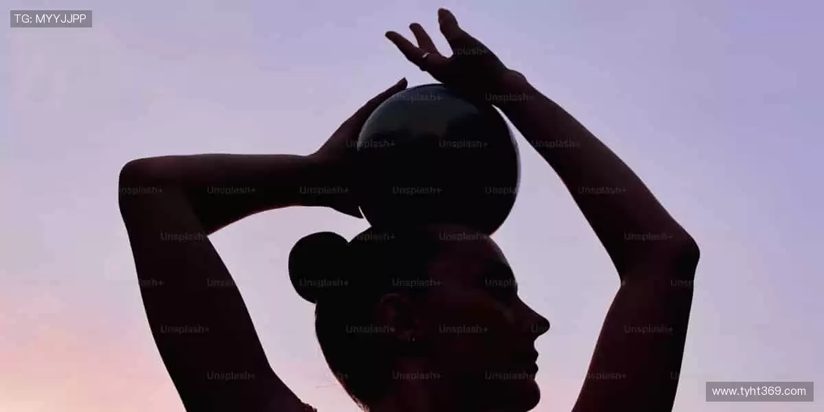 📱实时弹幕,全球球迷在线狂欢!💬